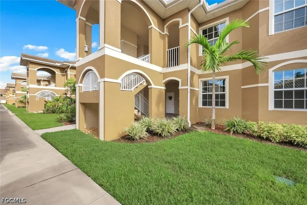 1137 Winding Pines Circle Cape Coral FL 33909
