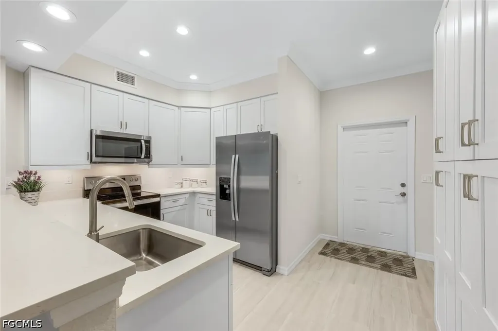 1137 Winding Pines Circle Cape Coral FL 33909