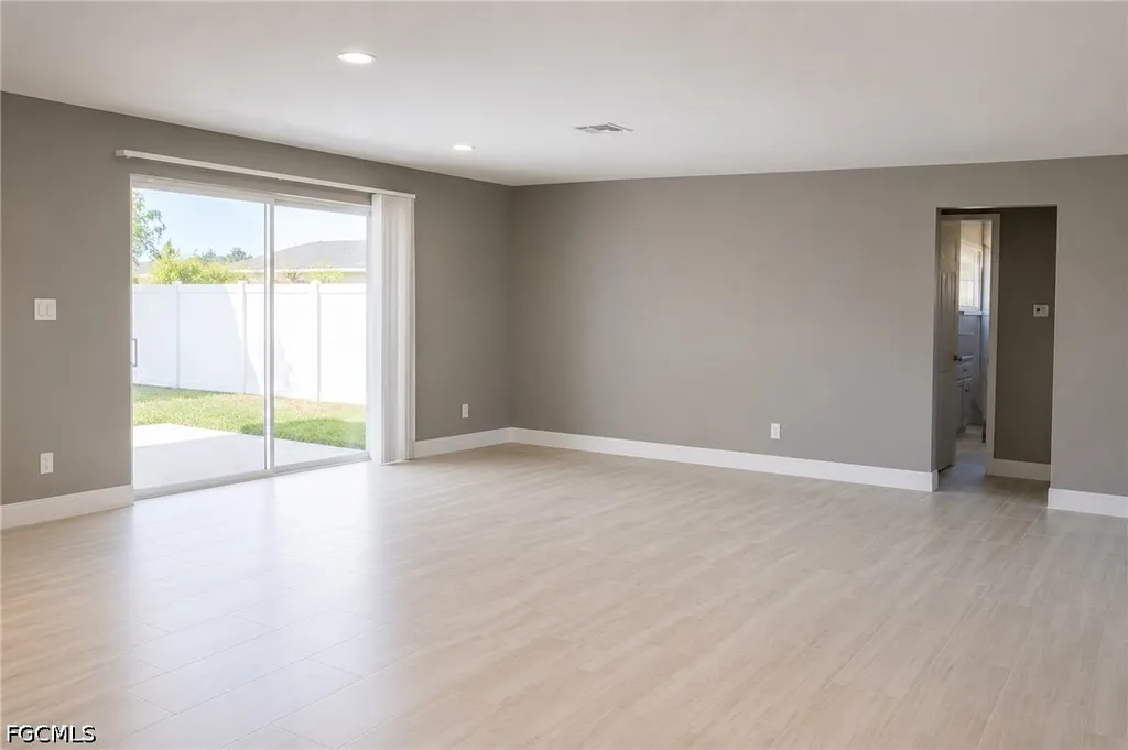 2122 SE 6th Terrace Cape Coral FL 33990