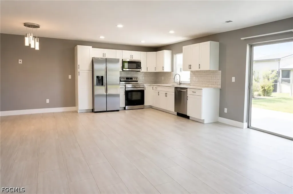 2122 SE 6th Terrace Cape Coral FL 33990