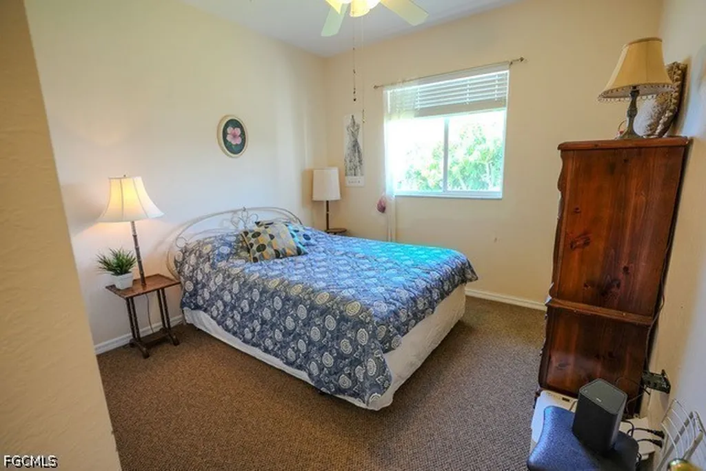 2214 SE 19th Place Cape Coral FL 33990