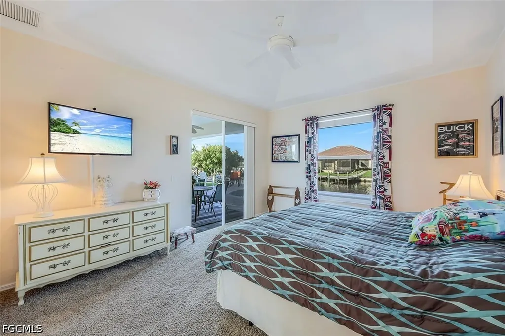 2214 SE 19th Place Cape Coral FL 33990
