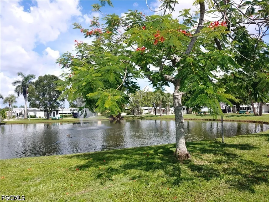 33 Poinsettia Drive Fort Myers FL 33905