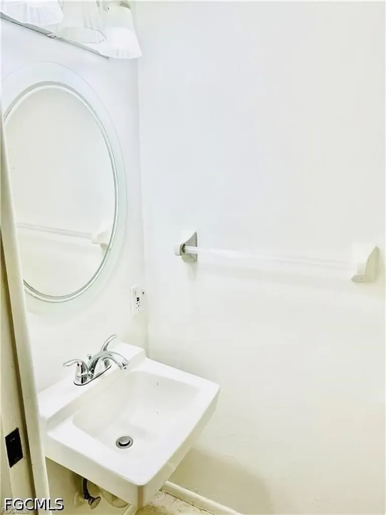 6324 Panther Lane Fort Myers FL 33919