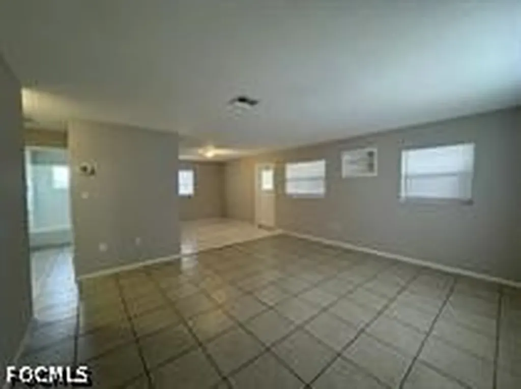 64 1st Street Fort Myers FL 33907