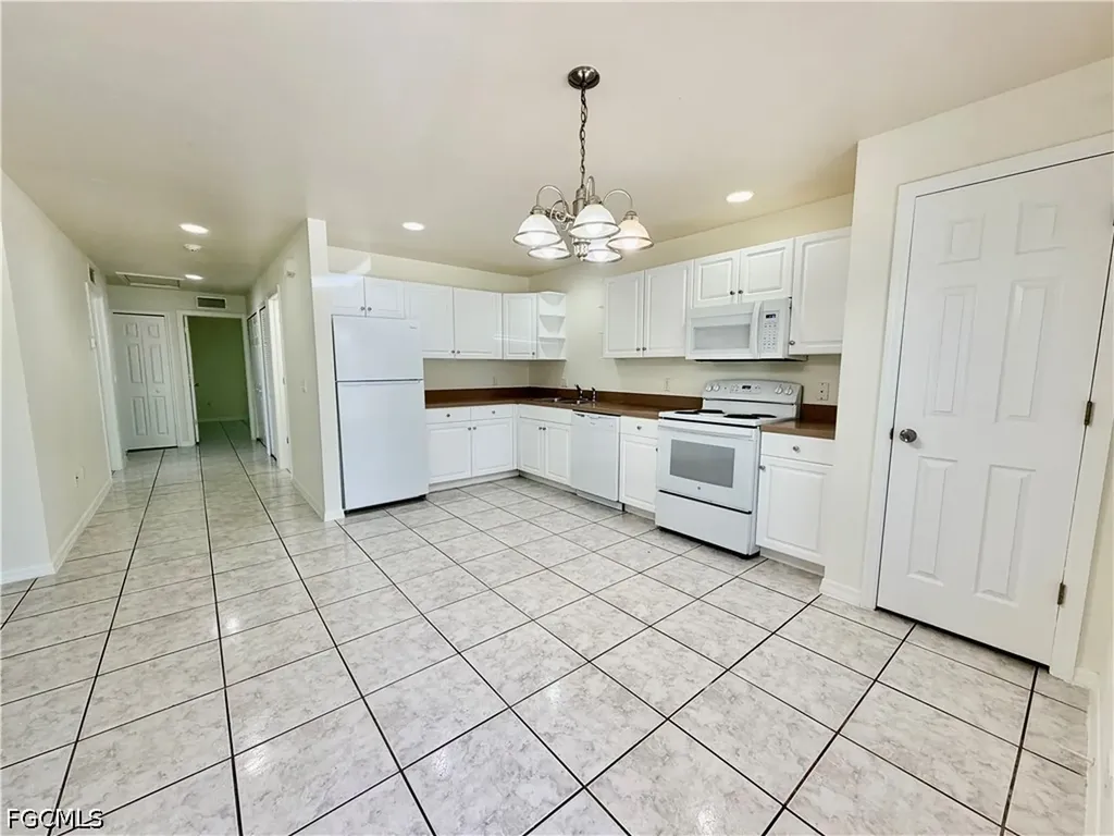 4737 28th Street SW Lehigh Acres FL 33973