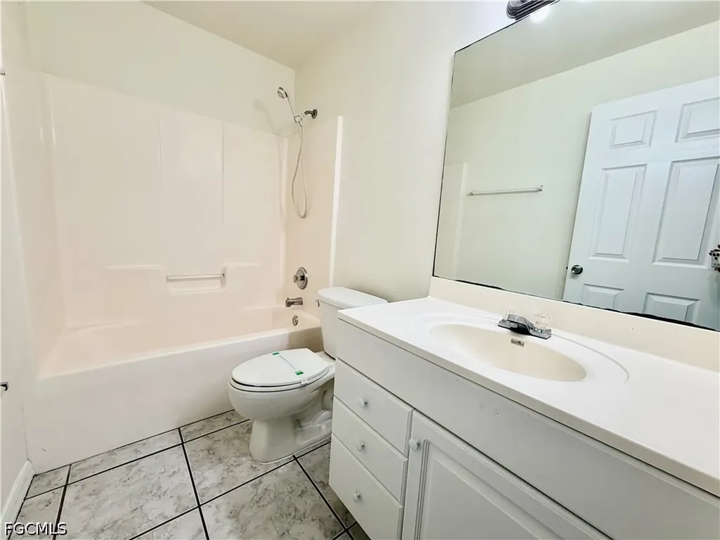 4737 28th Street SW Lehigh Acres FL 33973