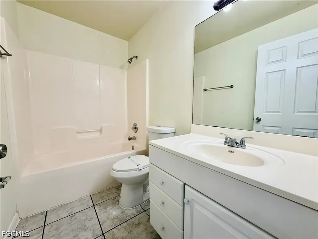 4737 28th Street SW Lehigh Acres FL 33973