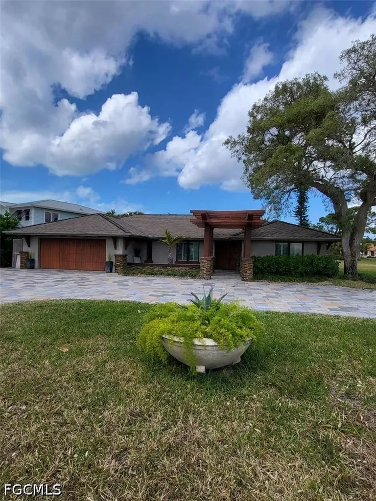 Naples FL, 2257 Regal Way