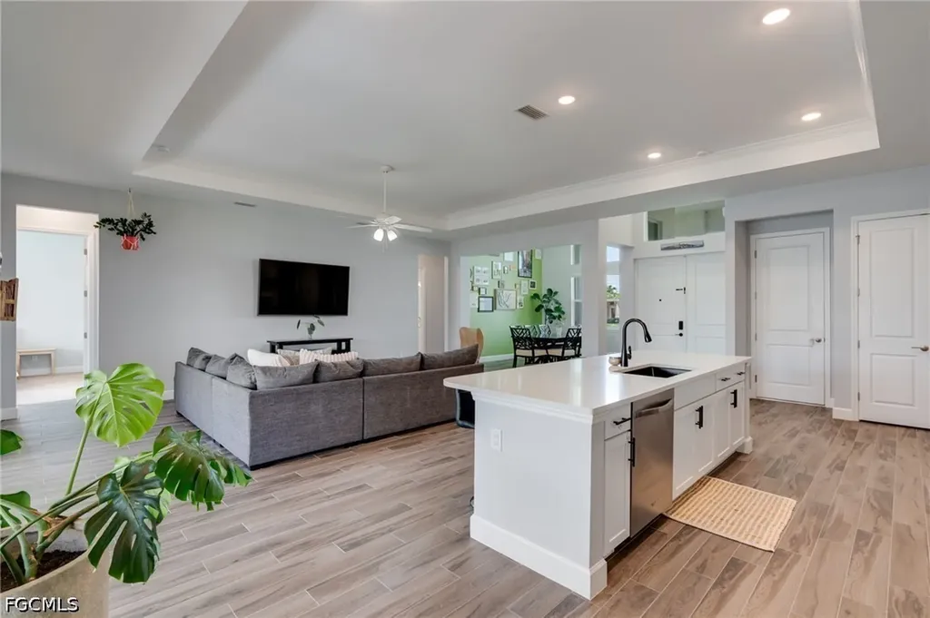 812 NW 37th Avenue Cape Coral FL 33993