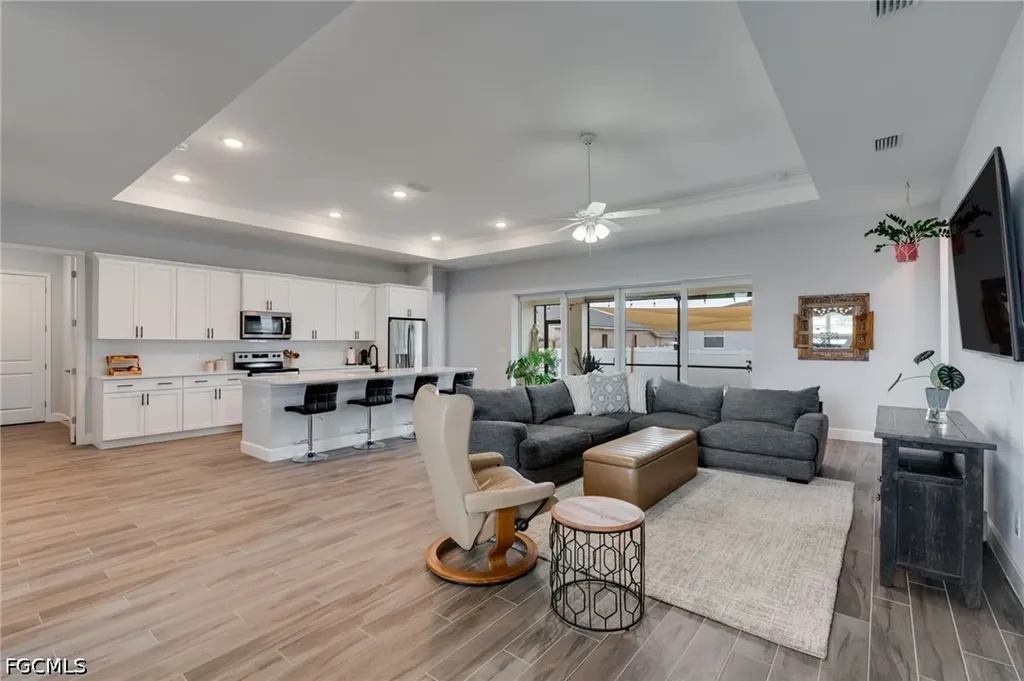 812 NW 37th Avenue Cape Coral FL 33993