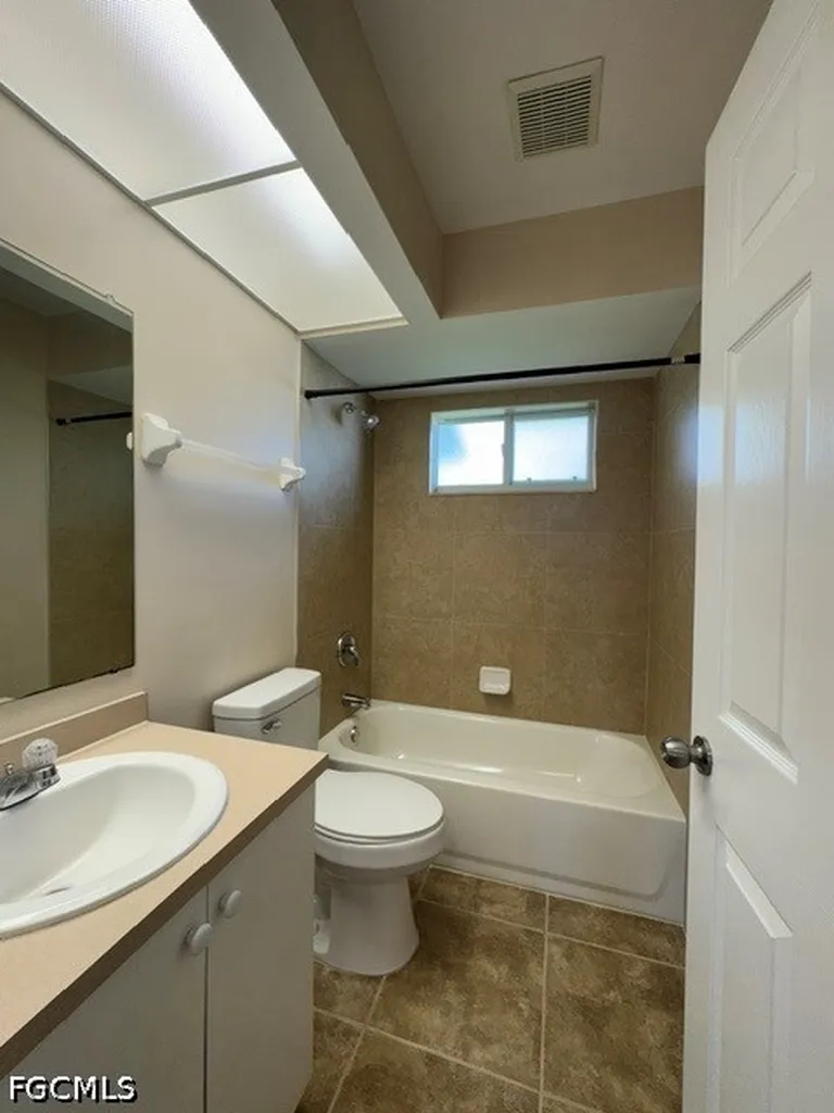 1318 NE 2nd Street Cape Coral FL 33909