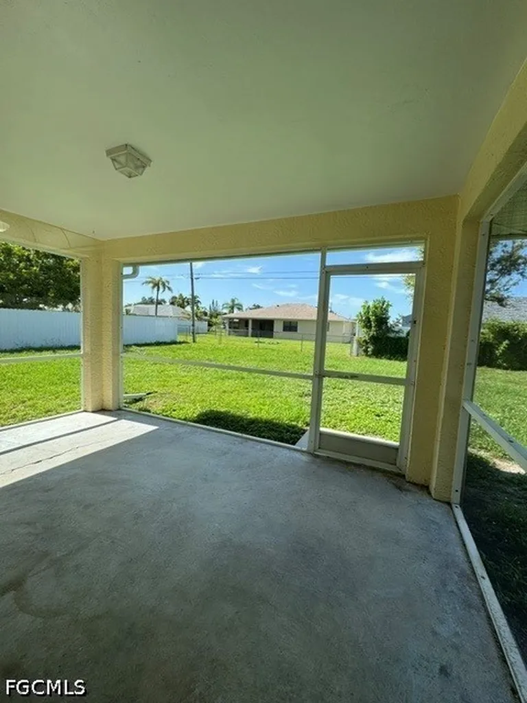 1318 NE 2nd Street Cape Coral FL 33909