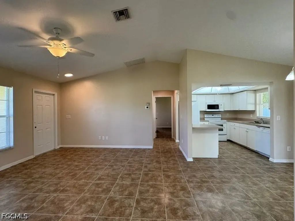 1318 NE 2nd Street Cape Coral FL 33909