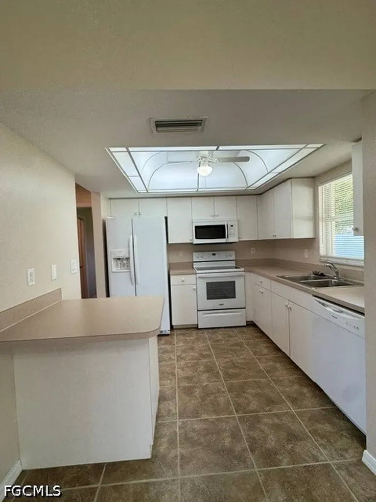 1318 NE 2nd Street Cape Coral FL 33909