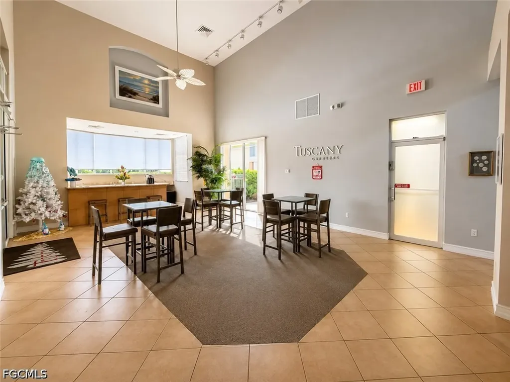 6490 Aragon Way Fort Myers FL 33966