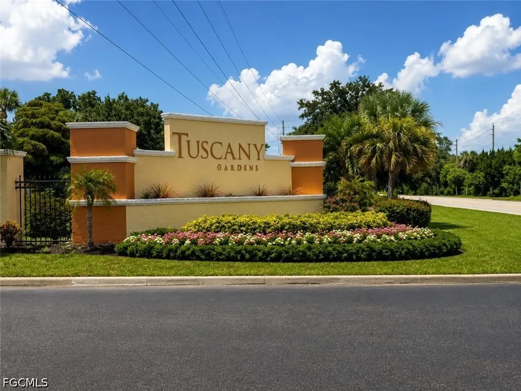 6490 Aragon Way Fort Myers FL 33966