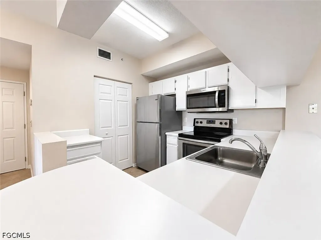 6490 Aragon Way Fort Myers FL 33966