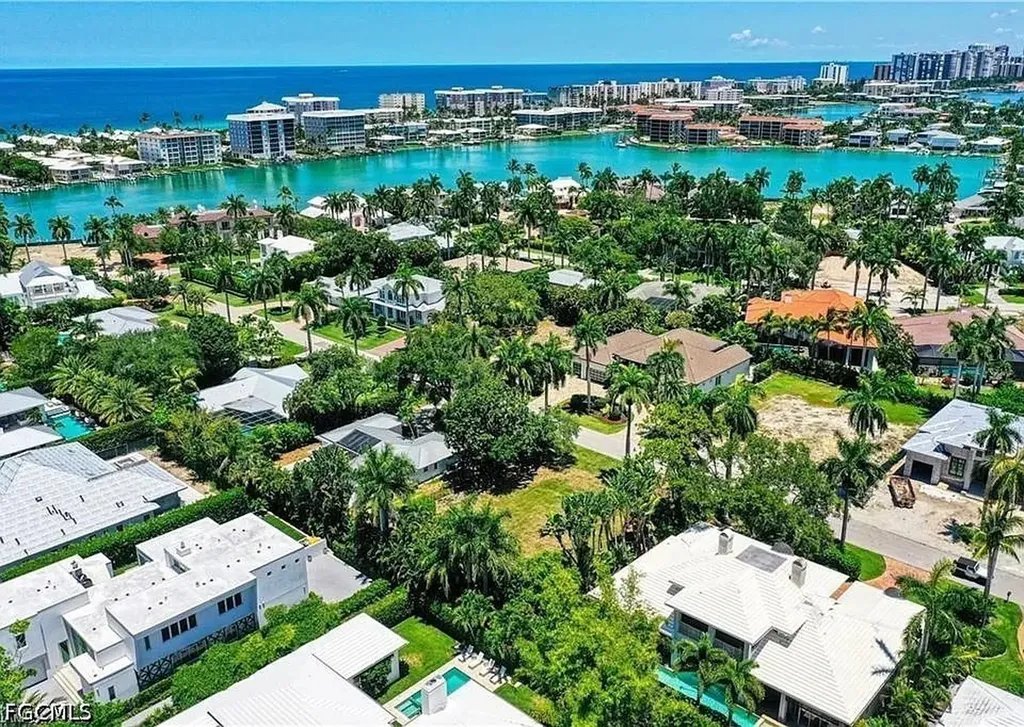 400 Wedge Drive Naples FL 34103