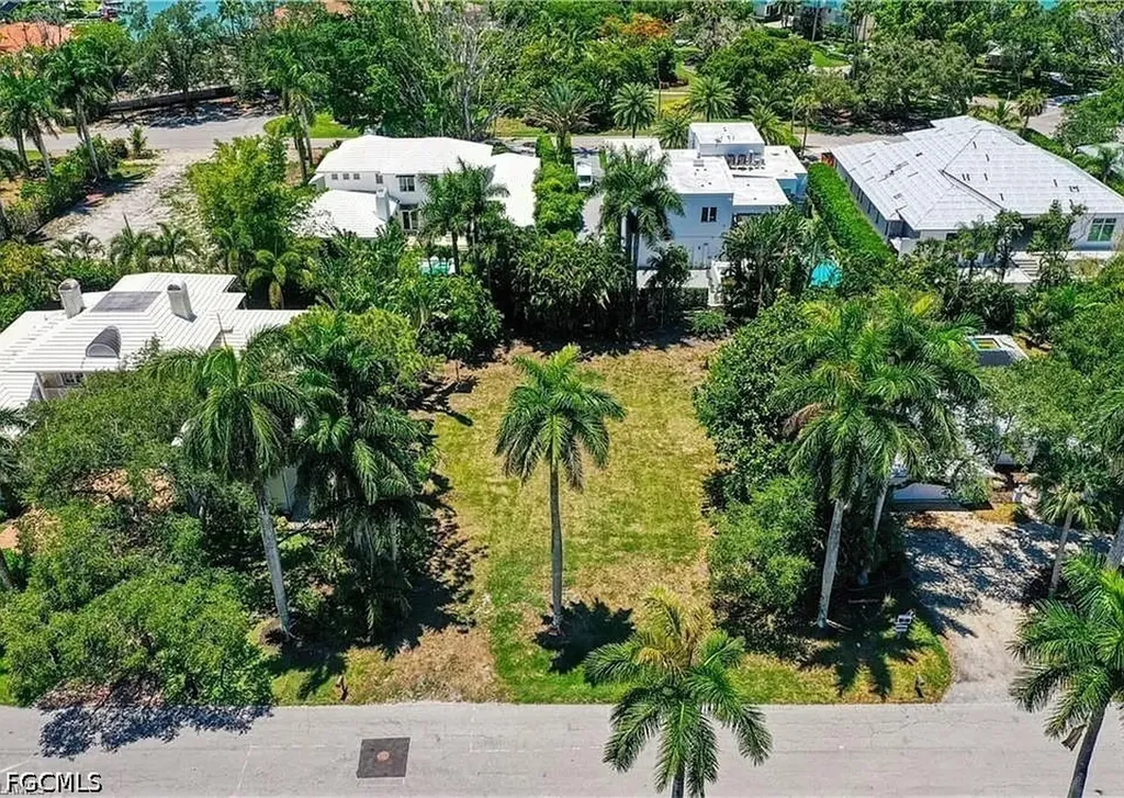 400 Wedge Drive Naples FL 34103