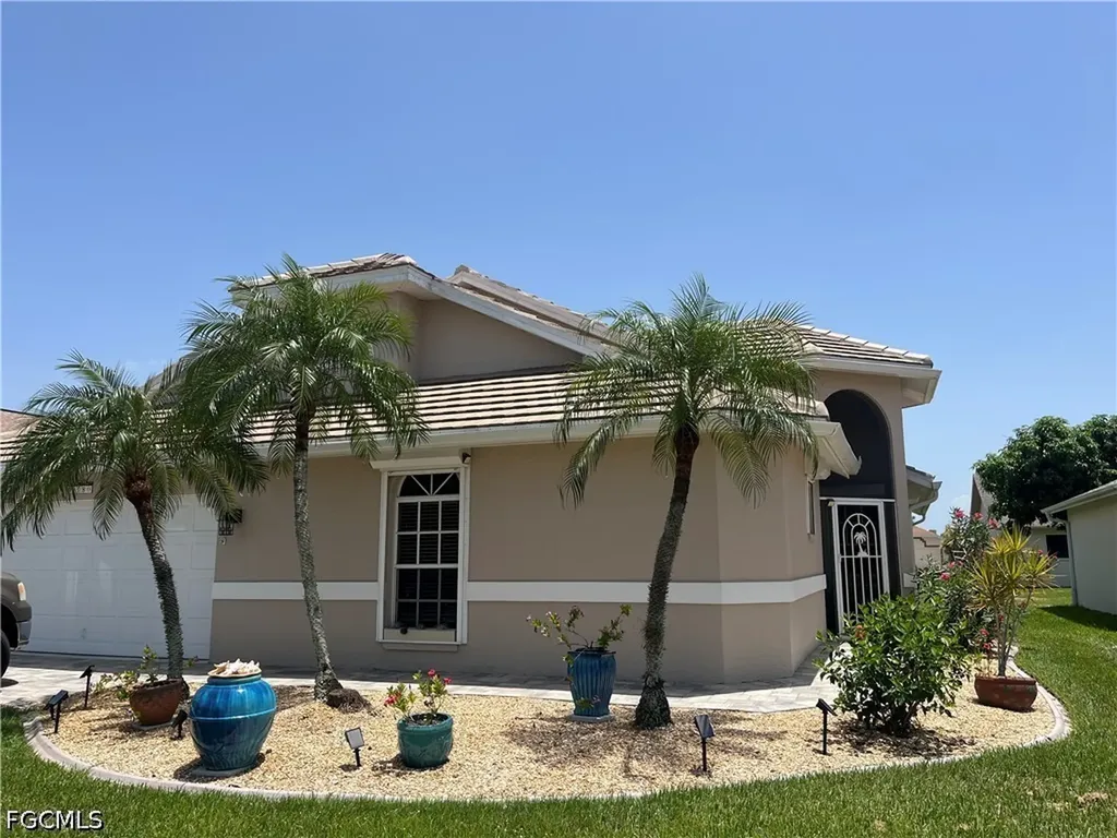 3580 Gloxinia Drive North Fort Myers FL 33917