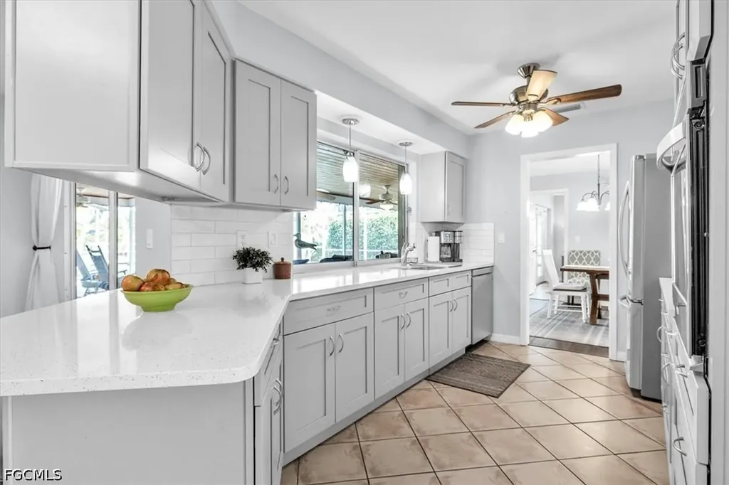 5027 Pelican Boulevard Cape Coral FL 33914
