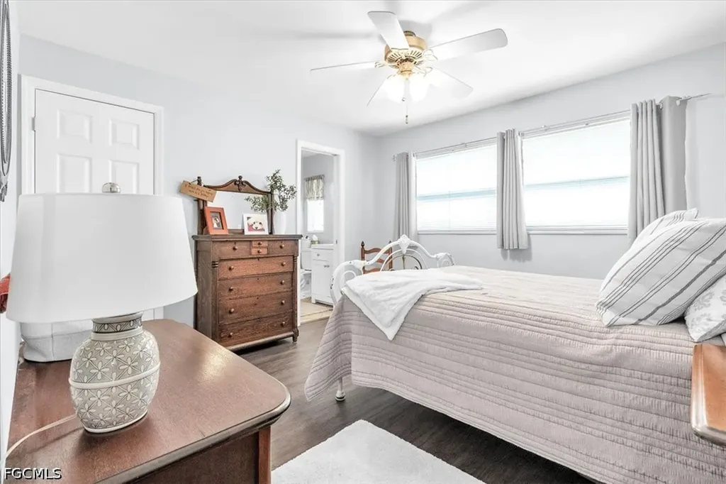 5027 Pelican Boulevard Cape Coral FL 33914