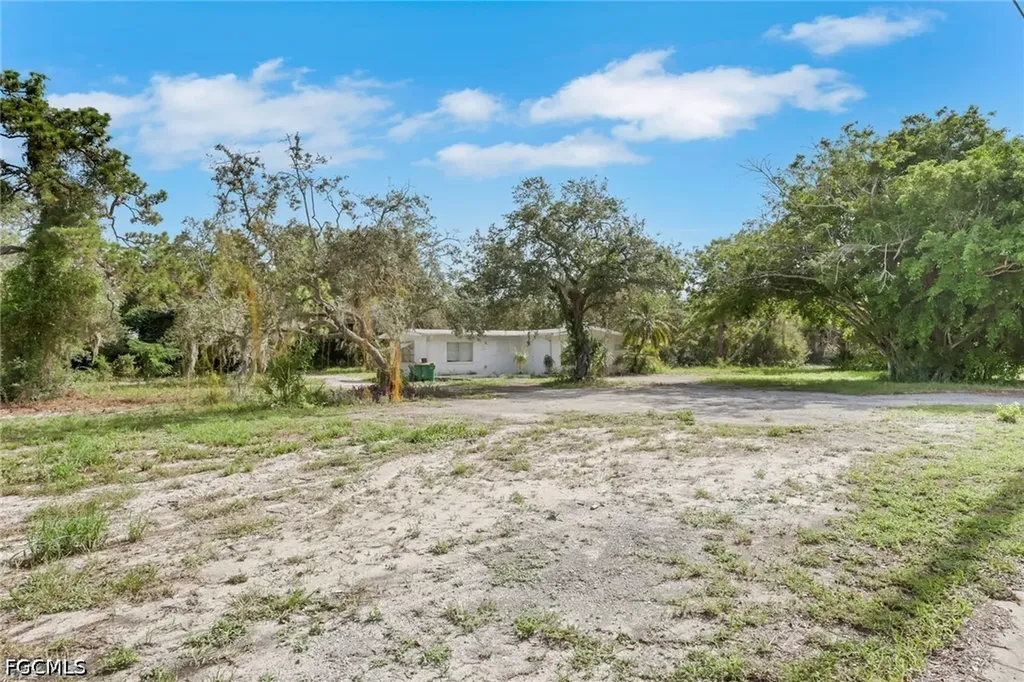 1175 Pine Ridge Road Naples FL 34108