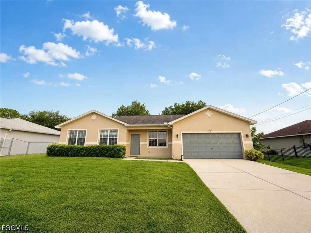 3813 19th Street SW Lehigh Acres FL 33976