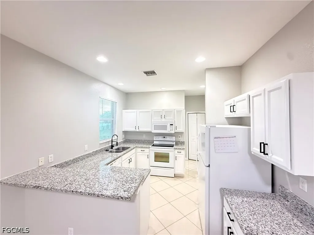 3813 19th Street SW Lehigh Acres FL 33976