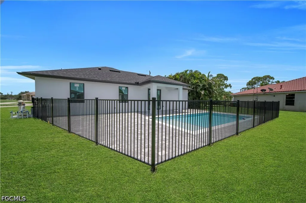 824 SW 15th Street Cape Coral FL 33991
