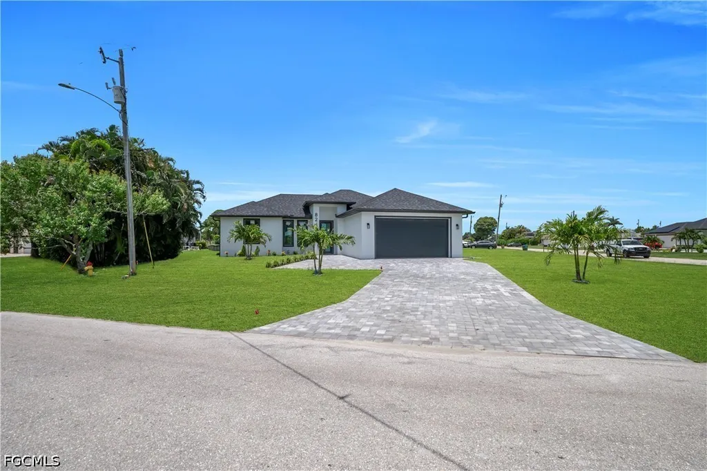 824 SW 15th Street Cape Coral FL 33991