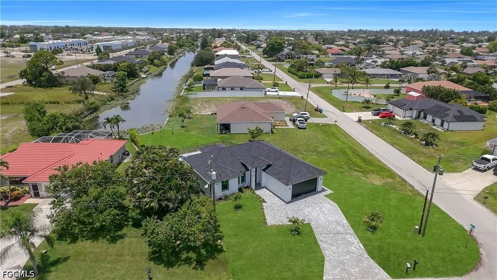 824 SW 15th Street Cape Coral FL 33991