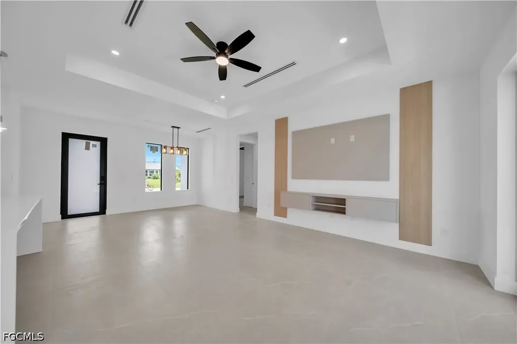824 SW 15th Street Cape Coral FL 33991