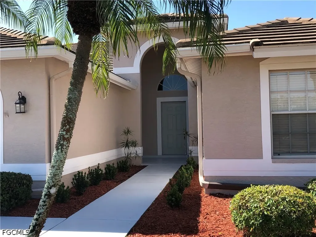 8223 Breton Circle Fort Myers FL 33912