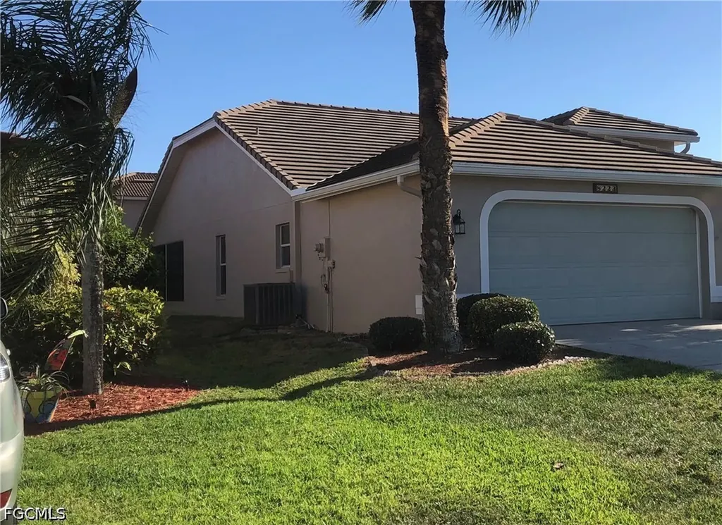 8223 Breton Circle Fort Myers FL 33912