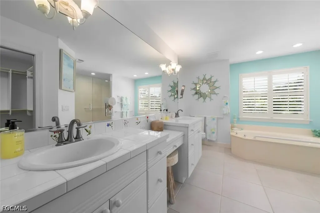 1858 Farm Trail Sanibel FL 33957