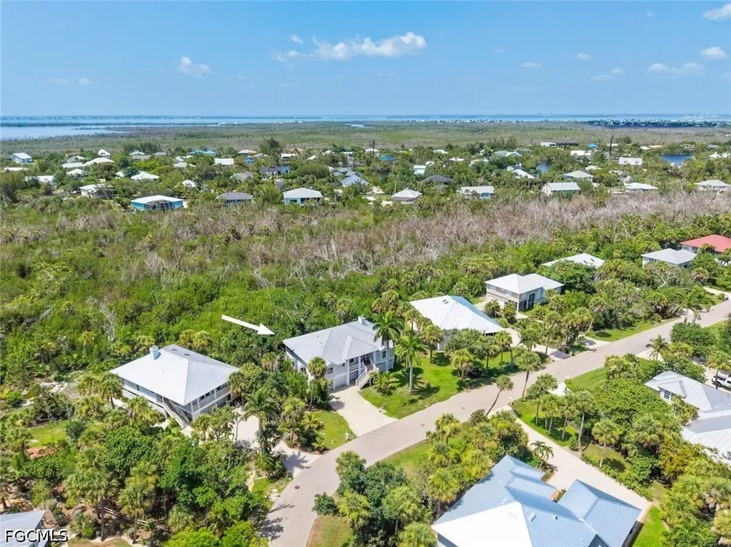 1858 Farm Trail Sanibel FL 33957