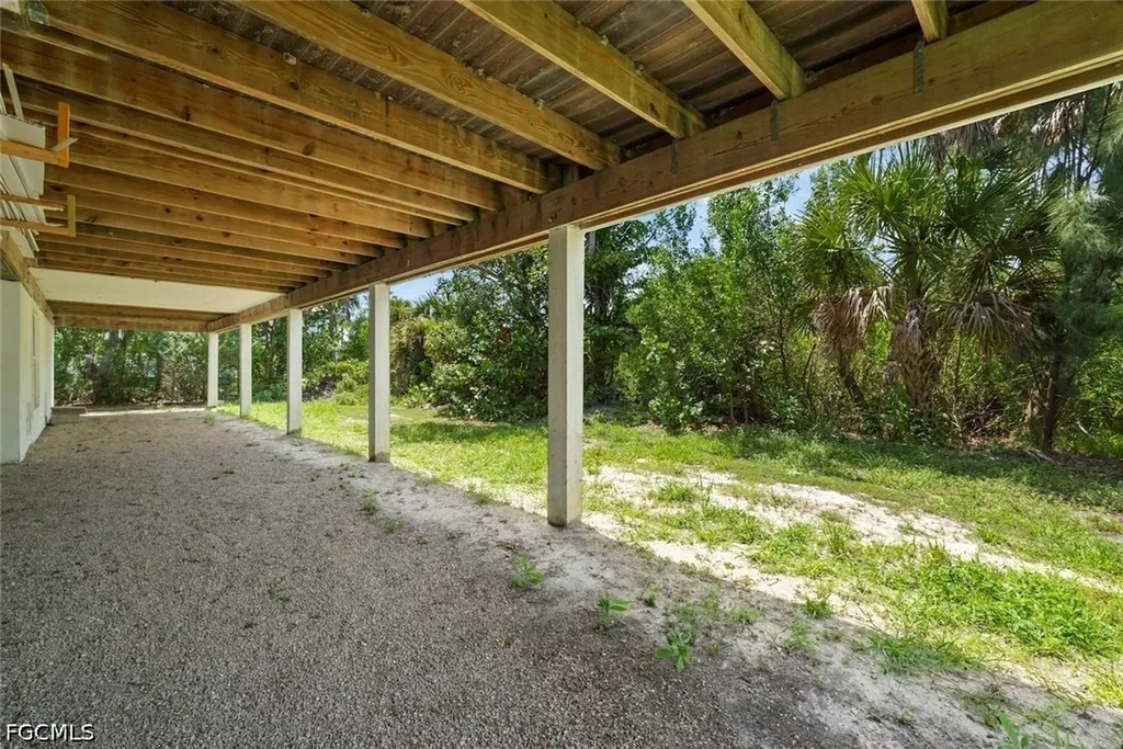 1858 Farm Trail Sanibel FL 33957