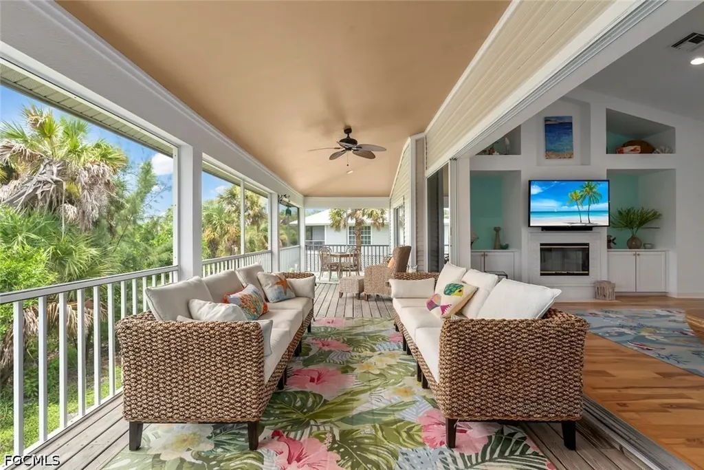 1858 Farm Trail Sanibel FL 33957