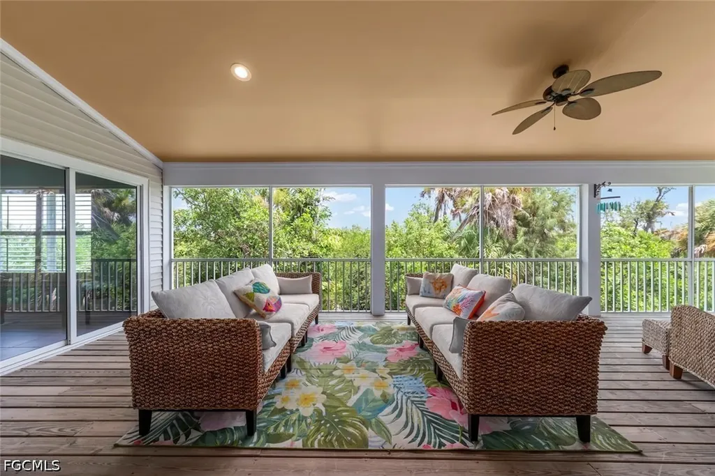 1858 Farm Trail Sanibel FL 33957