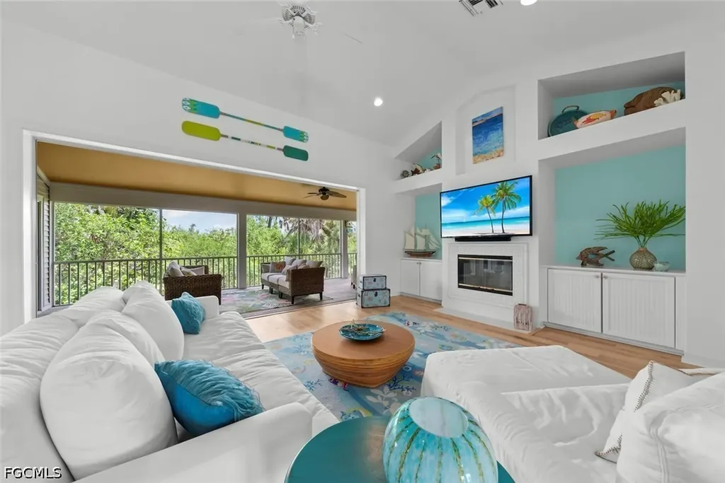 1858 Farm Trail Sanibel FL 33957
