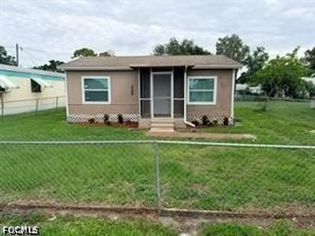 332 Stockton Street North Fort Myers FL 33903
