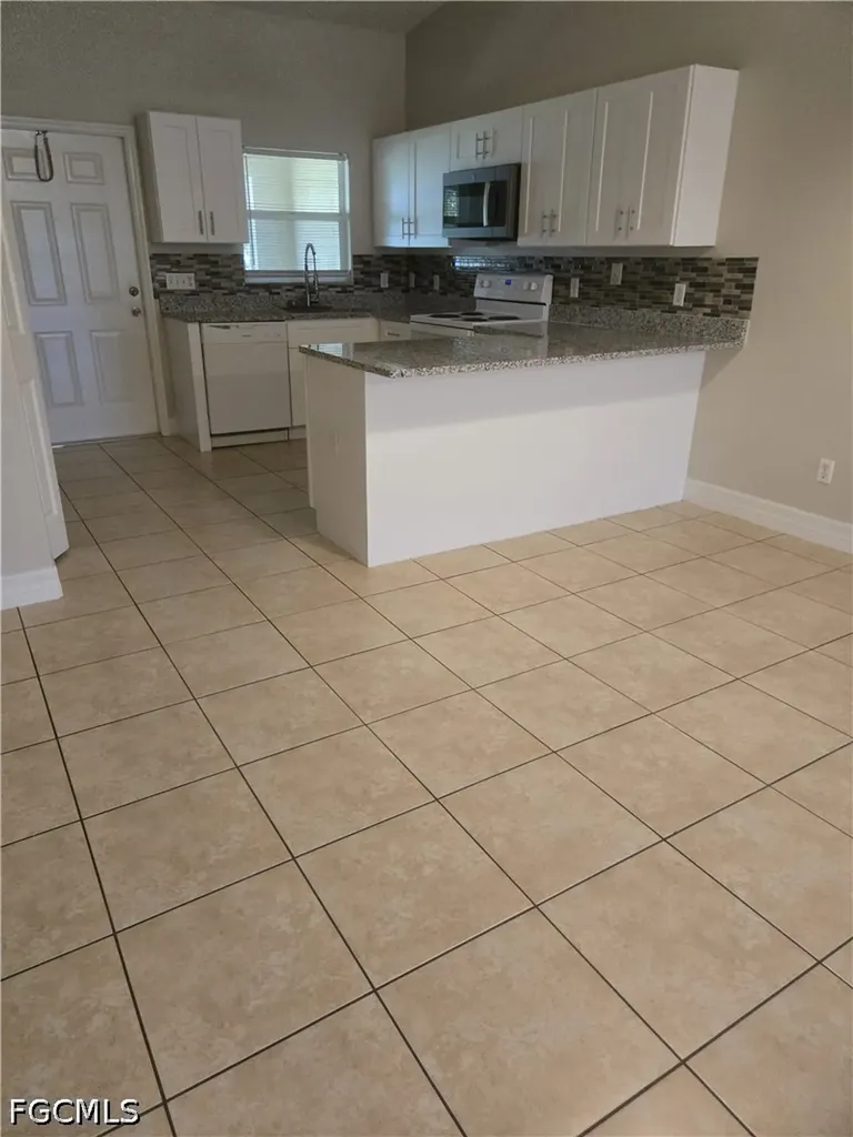 1617 SW 33rd Terrace Cape Coral FL 33914