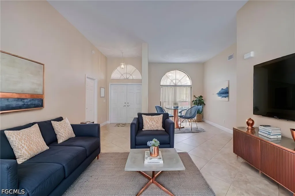 1722 SE 2nd Street Cape Coral FL 33990