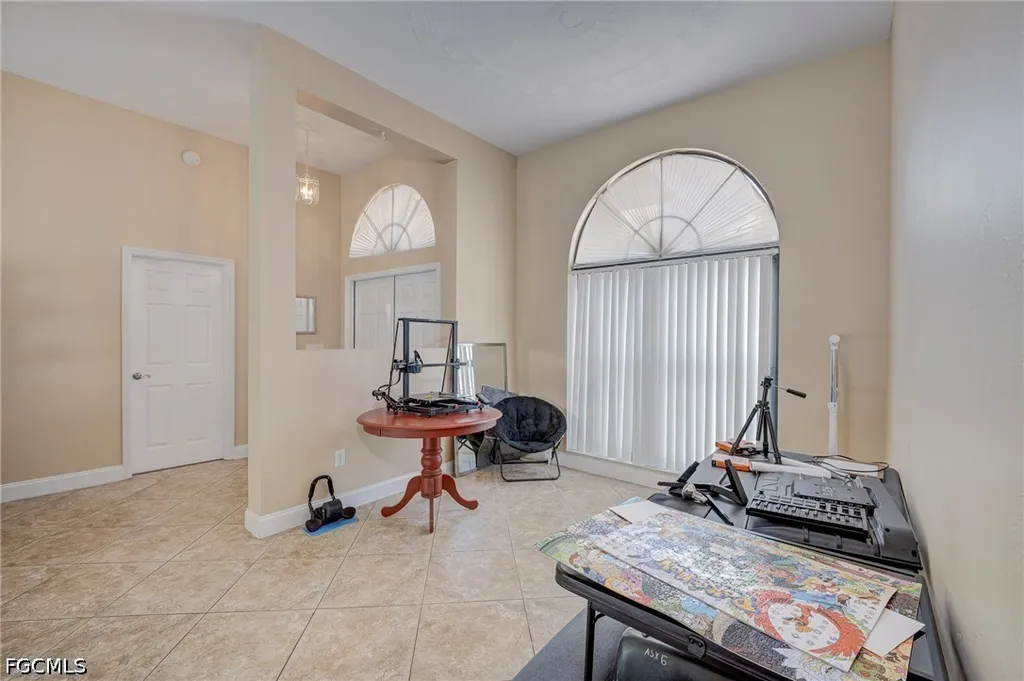 1722 SE 2nd Street Cape Coral FL 33990