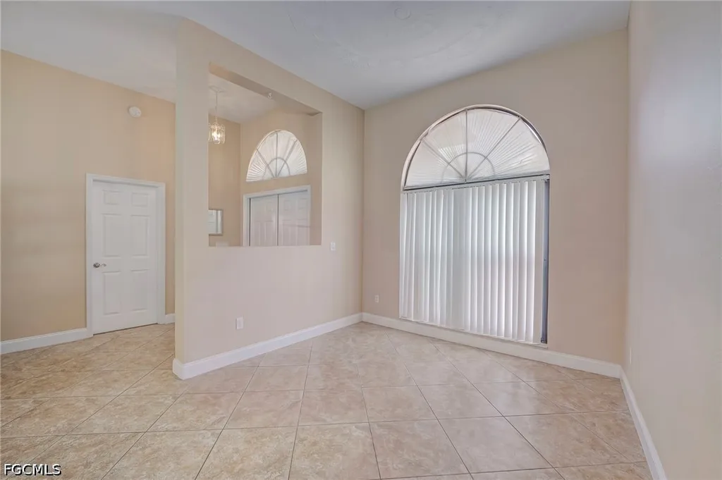 1722 SE 2nd Street Cape Coral FL 33990