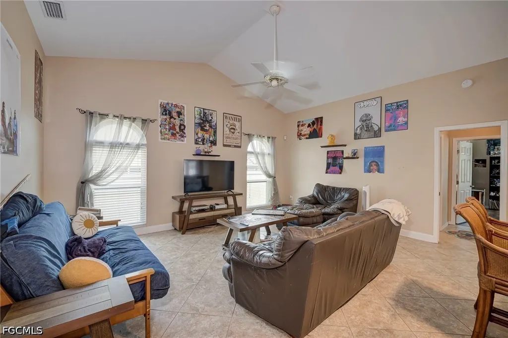1722 SE 2nd Street Cape Coral FL 33990