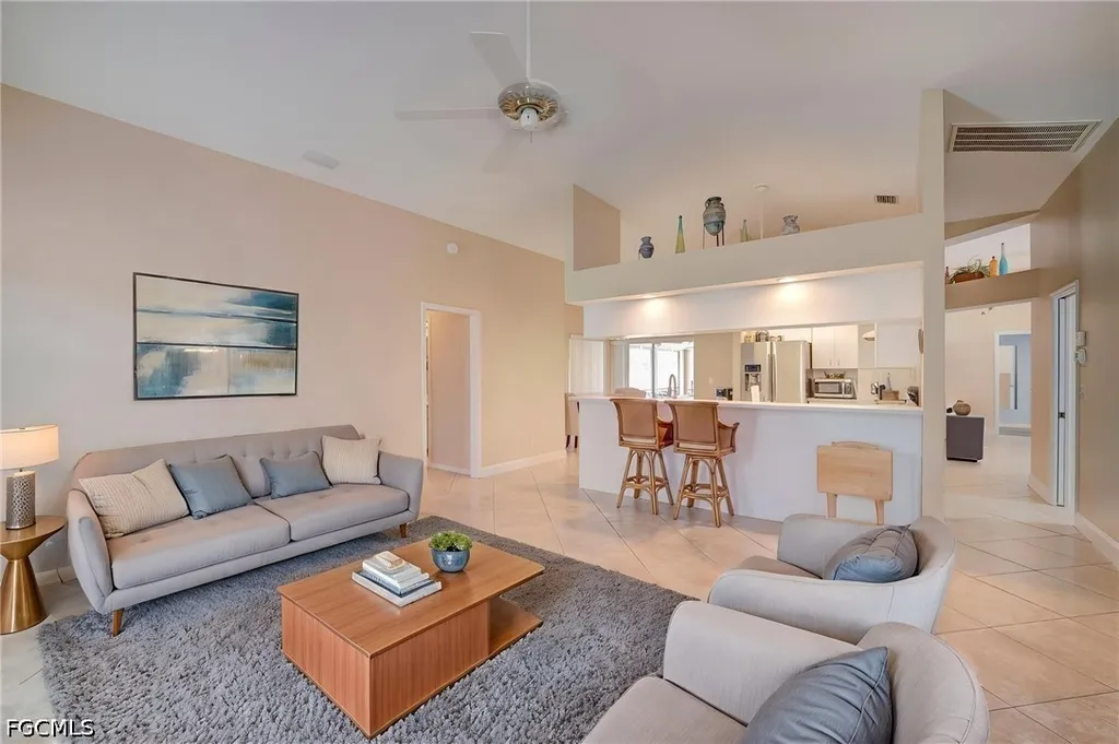 1722 SE 2nd Street Cape Coral FL 33990