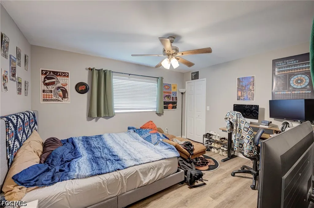 1722 SE 2nd Street Cape Coral FL 33990